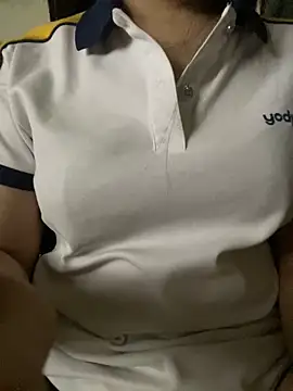 Snapshot of Tuongvy05 chatting on September 27, 2025, 4:34 pm Tuongvy05 online show from September 27, 2025, 4:34 pm