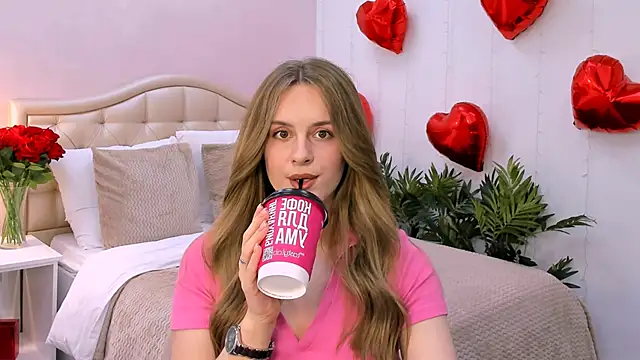 RozzitaBedberry online show from March 17, 2025, 4:22 pm