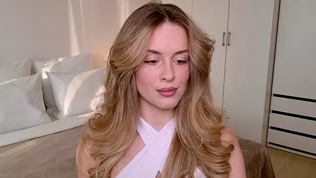 RozzitaBedberry online show from January 17, 2026, 11:48 am