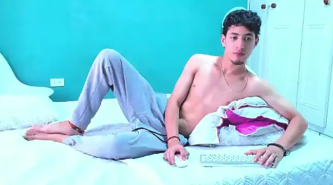 Snapshot of Chandler_ken chatting on February 28, 2025, 7:25 pm Chandler ken online show from February 28, 2025, 7:25 pm