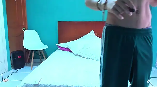 Snapshot of Chandler_ken chatting on March 4, 2025, 8:27 pm Chandler ken online show from March 4, 2025, 8:27 pm