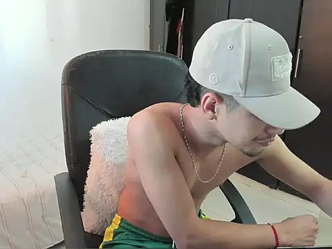 Snapshot of Chandler_ken chatting on September 10, 2025, 12:27 pm Chandler ken online show from September 10, 2025, 12:27 pm