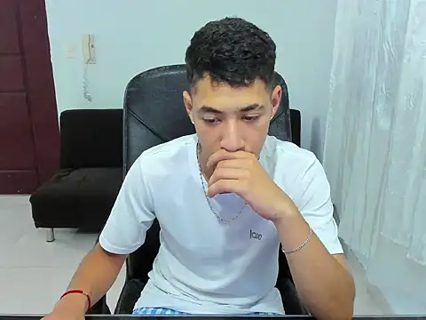 Snapshot of Chandler_ken chatting on September 16, 2025, 1:06 am Chandler ken online show from September 16, 2025, 1:06 am