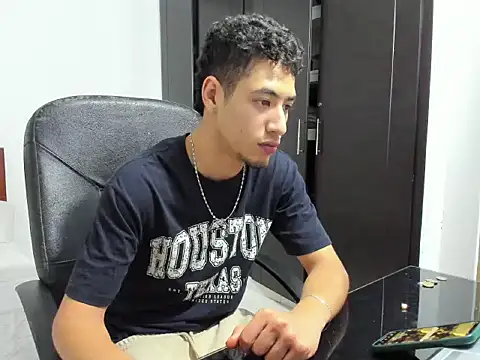 Snapshot of Chandler_ken chatting on October 30, 2025, 1:18 am Chandler ken online show from October 30, 2025, 1:18 am