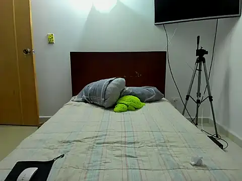 Snapshot of Chandler_ken chatting on November 17, 2025, 4:18 am Chandler ken online show from November 17, 2025, 4:18 am