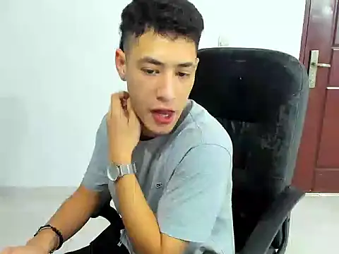 Snapshot of Chandler_ken chatting on December 2, 2025, 1:11 am Chandler ken online show from December 2, 2025, 1:11 am