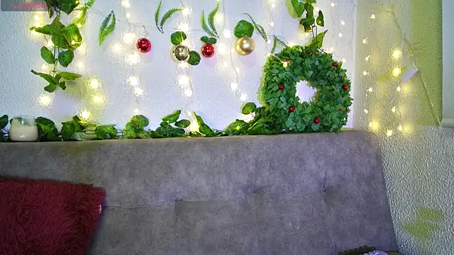 Snapshot of ari_kat chatting on December 13, 2024, 2:21 am ari kat online show from December 13, 2024, 2:21 am