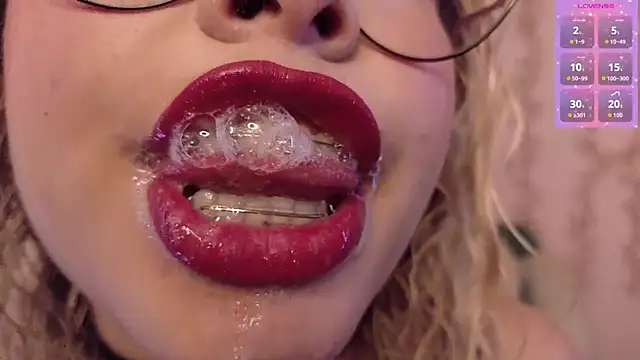 Haelycute online show from June 4, 2026, 2:06 am