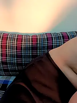 sassygirl4141 online show from January 14, 2025, 4:40 pm