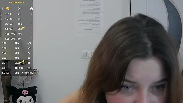 Snapshot of pretty_little_thing chatting on June 5, 2026, 6:02 pm pretty little thing online show from June 5, 2026, 6:02 pm