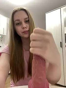 Snapshot of Marylallka5 chatting on April 28, 2026, 2:11 pm Marylallka5 online show from April 28, 2026, 2:11 pm