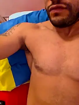 Macholatino8611 online show from October 15, 2025, 5:24 pm