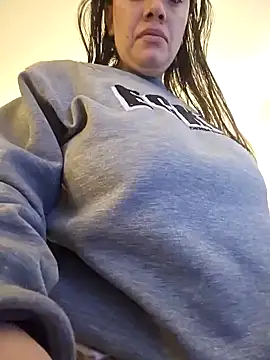 Snapshot of valery_mora chatting on December 19, 2024, 2:02 pm valery mora online show from December 19, 2024, 2:02 pm