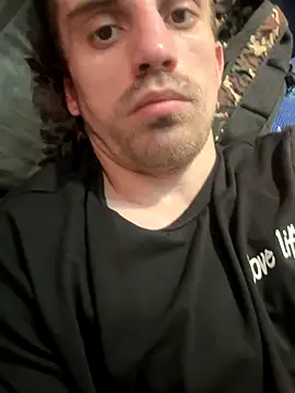 baby23boy online show from November 3, 2025, 8:32 pm