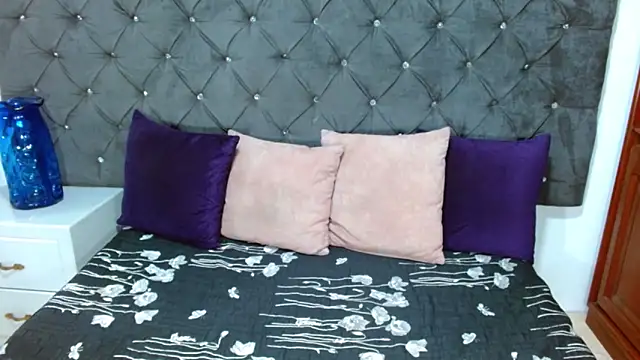 Snapshot of shannonvega1 chatting on January 31, 2026, 8:18 pm shannonvega1 online show from January 31, 2026, 8:18 pm