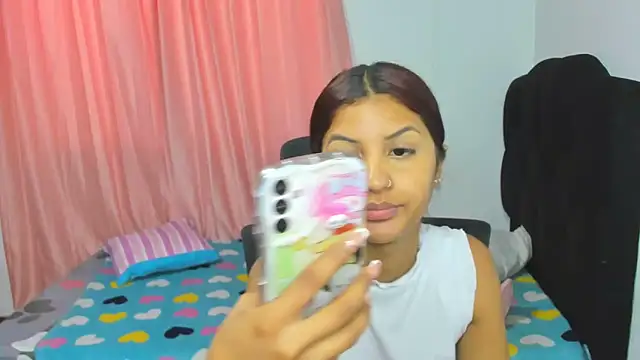 Snapshot of FalakRese chatting on January 15, 2025, 6:19 pm FalakRese online show from January 15, 2025, 6:19 pm