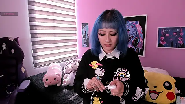 Snapshot of Miwa_violet chatting on February 12, 2025, 7:45 pm Miwa violet online show from February 12, 2025, 7:45 pm