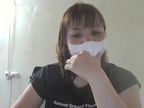 Snapshot of Angela-Eira chatting on May 25, 2026, 10:32 am Angela-Eira online show from May 25, 2026, 10:32 am