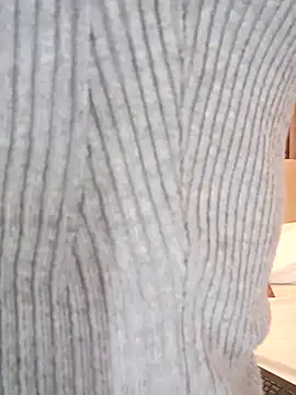 Snapshot of MonicaMoret chatting on March 4, 2025, 12:22 pm MonicaMoret online show from March 4, 2025, 12:22 pm