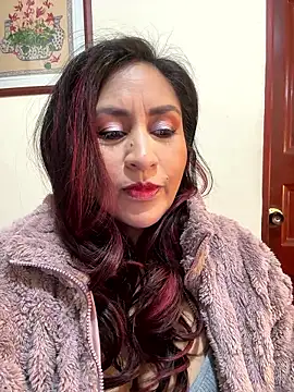 Snapshot of MonicaMoret chatting on January 14, 2026, 12:11 pm MonicaMoret online show from January 14, 2026, 12:11 pm