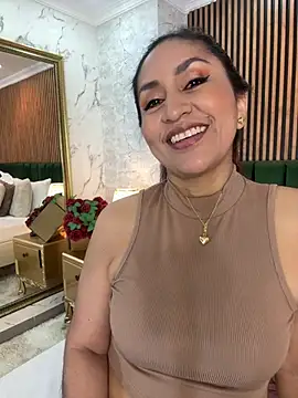 Snapshot of MonicaMoret chatting on February 18, 2026, 12:34 pm MonicaMoret online show from February 18, 2026, 12:34 pm