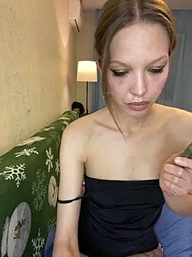 KateMariett online show from June 7, 2026, 9:18 pm