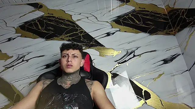 Kevin22 222 online show from January 28, 2025, 11:07 pm