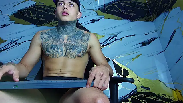 Kevin22 222 online show from February 5, 2025, 4:48 am