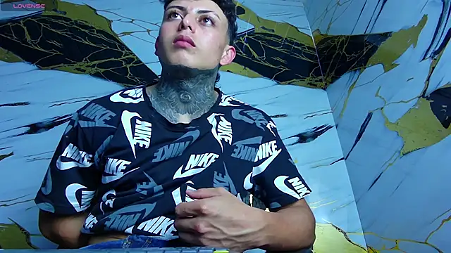 Kevin22 222 online show from February 9, 2025, 6:01 am