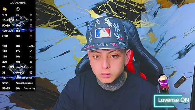 Kevin22 222 online show from November 19, 2025, 4:01 am