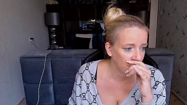 Wendysexyx online show from September 25, 2025, 7:12 am