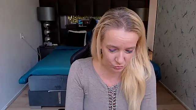 Wendysexyx online show from October 9, 2025, 7:28 am