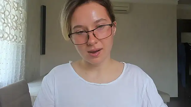 Snapshot of Lilith_lutherlow chatting on June 27, 2026, 1:17 pm Lilith lutherlow online show from June 27, 2026, 1:17 pm