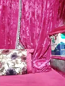 LoNa-daloua online show from January 30, 2025, 6:43 pm