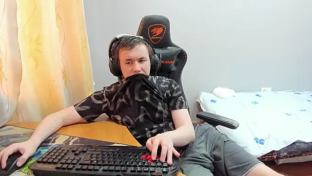 iliaskrislove online show from January 13, 2026, 10:31 am