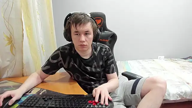 iliaskrislove online show from February 9, 2026, 12:58 am