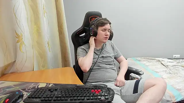 iliaskrislove online show from March 27, 2026, 8:30 pm