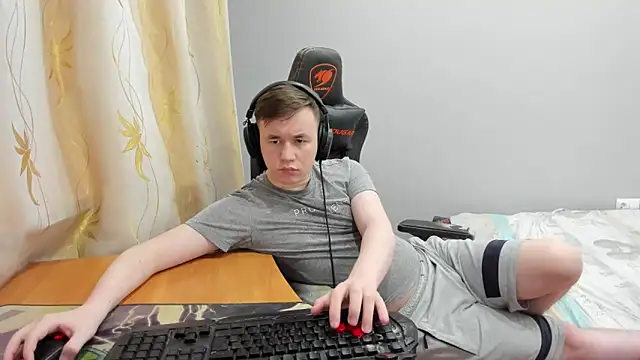 iliaskrislove online show from April 23, 2026, 1:18 am