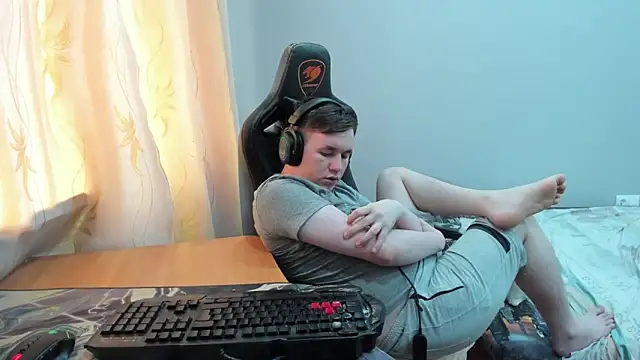 iliaskrislove online show from April 25, 2026, 11:13 am
