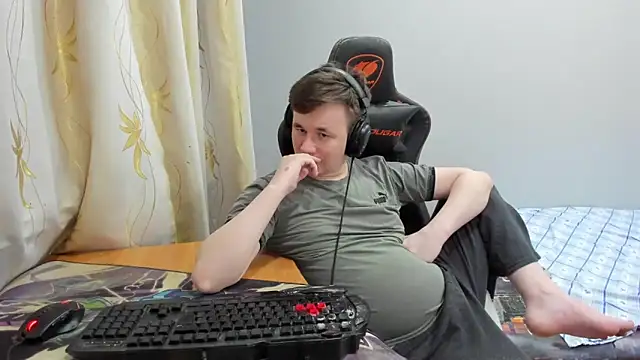 iliaskrislove online show from May 20, 2026, 8:15 pm