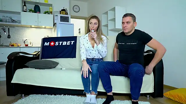 Snapshot of littlesweettifany chatting on December 22, 2024, 9:22 am littlesweettifany online show from December 22, 2024, 9:22 am