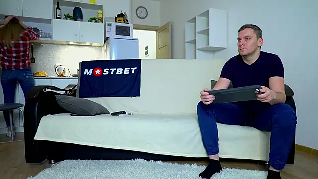 Snapshot of littlesweettifany chatting on December 24, 2024, 9:28 am littlesweettifany online show from December 24, 2024, 9:28 am