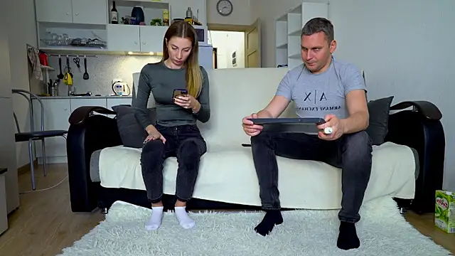 Snapshot of littlesweettifany chatting on October 30, 2025, 12:50 pm littlesweettifany online show from October 30, 2025, 12:50 pm