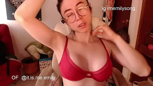 Snapshot of emily_pearl_ chatting on March 7, 2026, 3:20 pm emily pearl online show from March 7, 2026, 3:20 pm