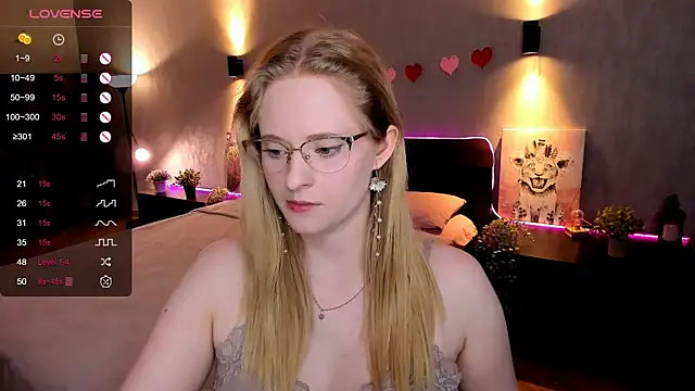 Aemilia  online show from September 18, 2025, 8:38 am