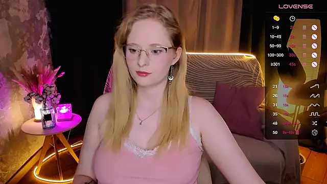 Aemilia  online show from October 19, 2025, 6:14 am