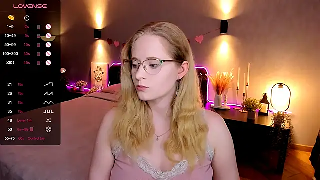 Aemilia  online show from November 17, 2025, 8:20 am