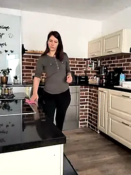 Linalicious online show from March 3, 2025, 7:21 am