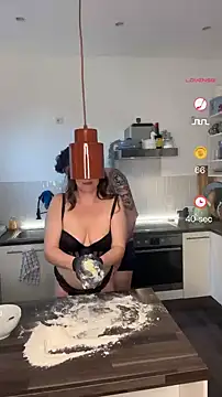 Snapshot of Sub-Mila chatting on October 5, 2025, 12:14 pm Sub-Mila online show from October 5, 2025, 12:14 pm