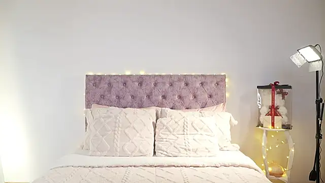 samantha evans2 online show from February 18, 2026, 12:06 am